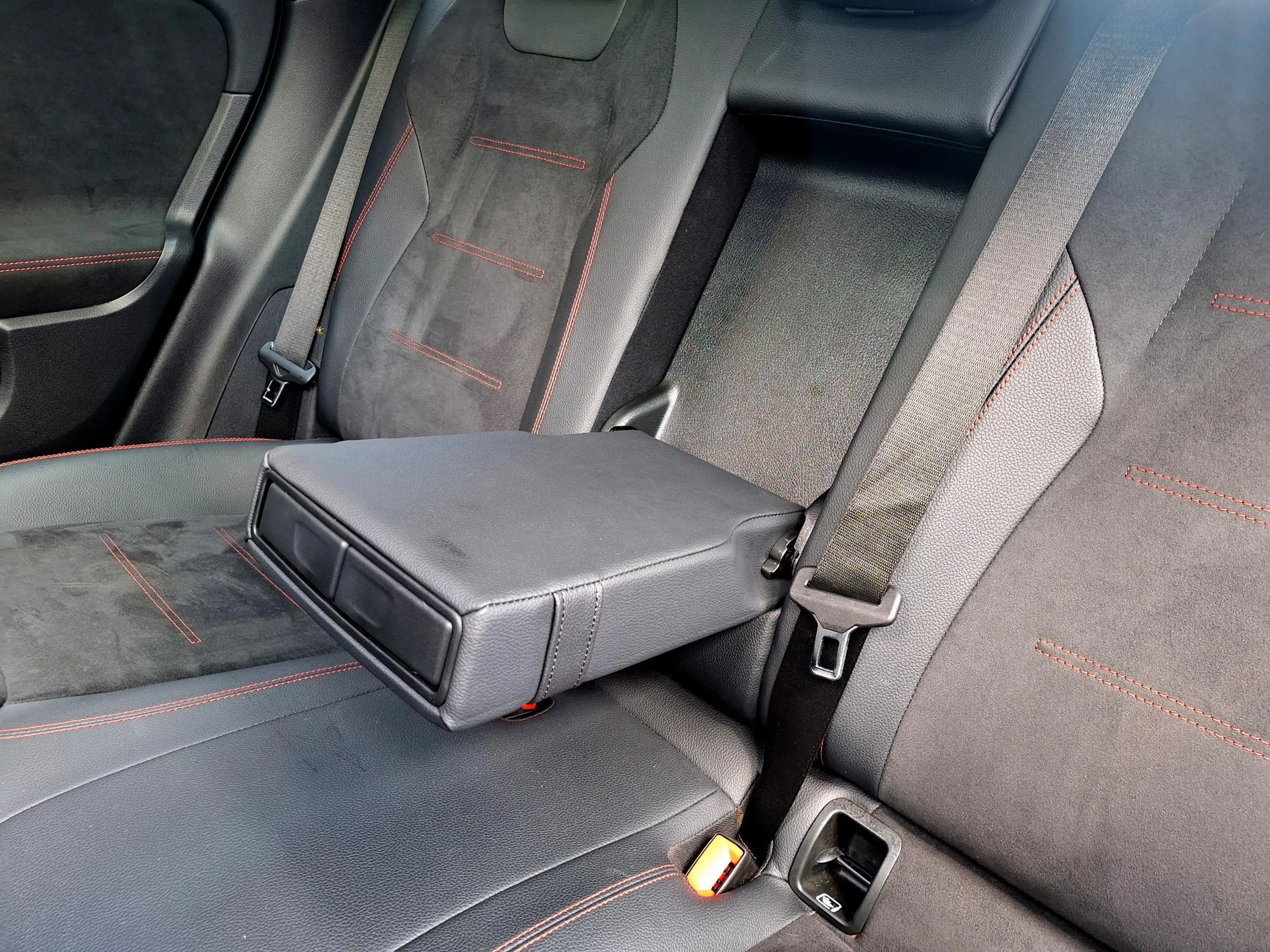 Mercedes-Benz EQA 250 AMG Line 67 kWh | SOH: 93,4% | Panaromadak | Trekh — photo 31