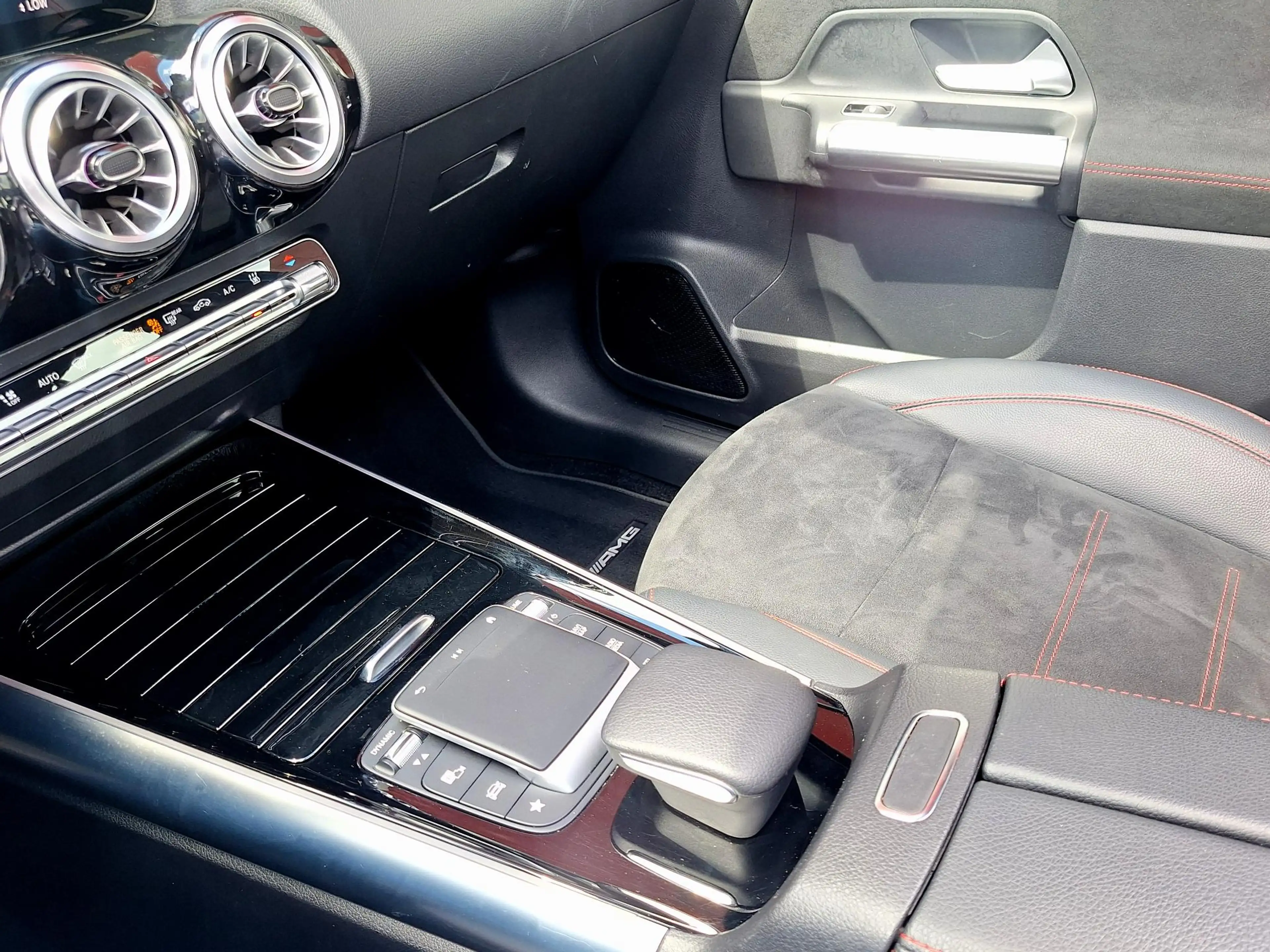 Mercedes-Benz EQA 250 AMG Line 67 kWh | SOH: 93,4% | Panaromadak | Trekh — photo 29