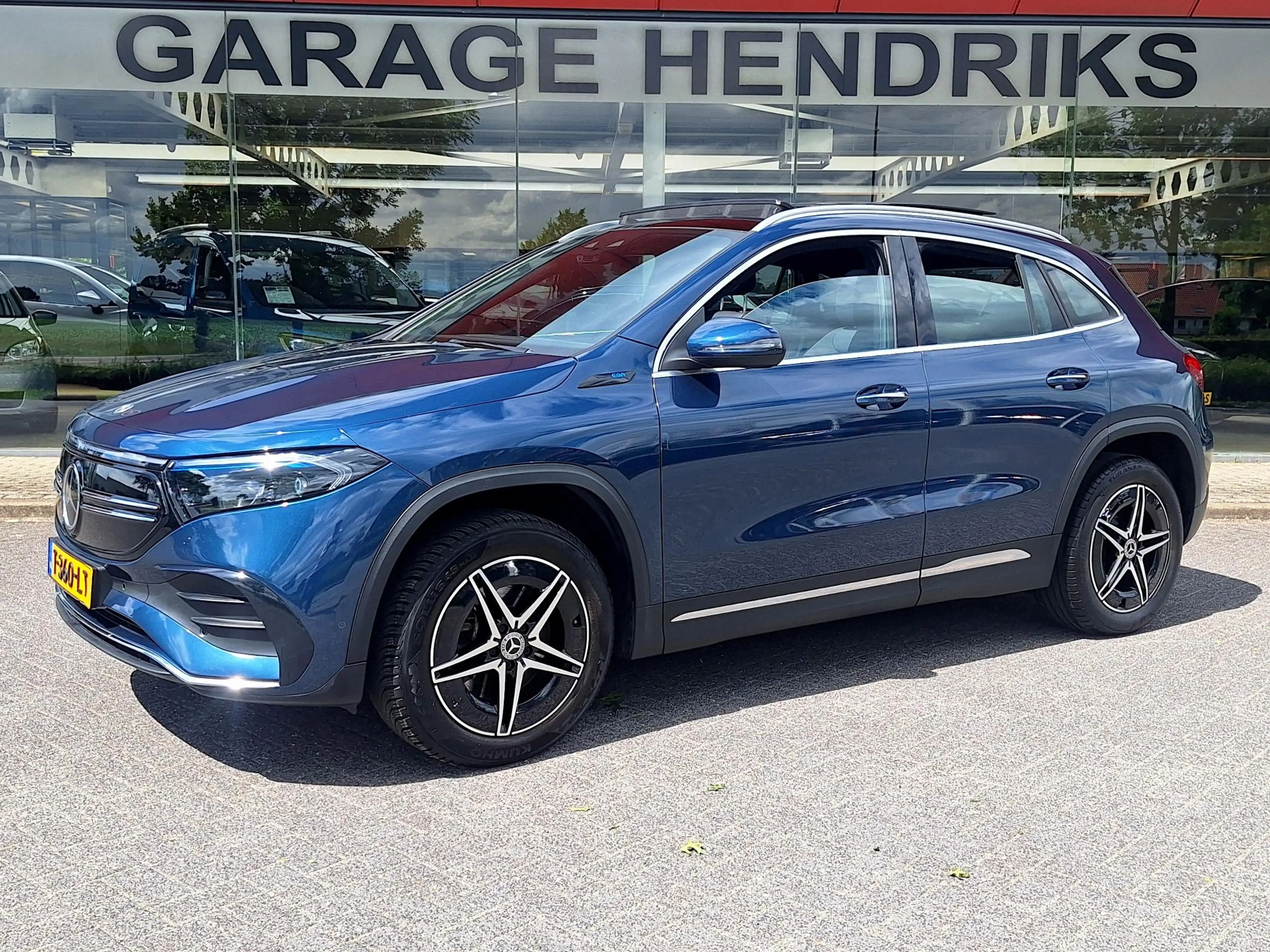 Mercedes-Benz EQA 250 AMG Line 67 kWh | SOH: 93,4% | Panaromadak | Trekh — photo 3