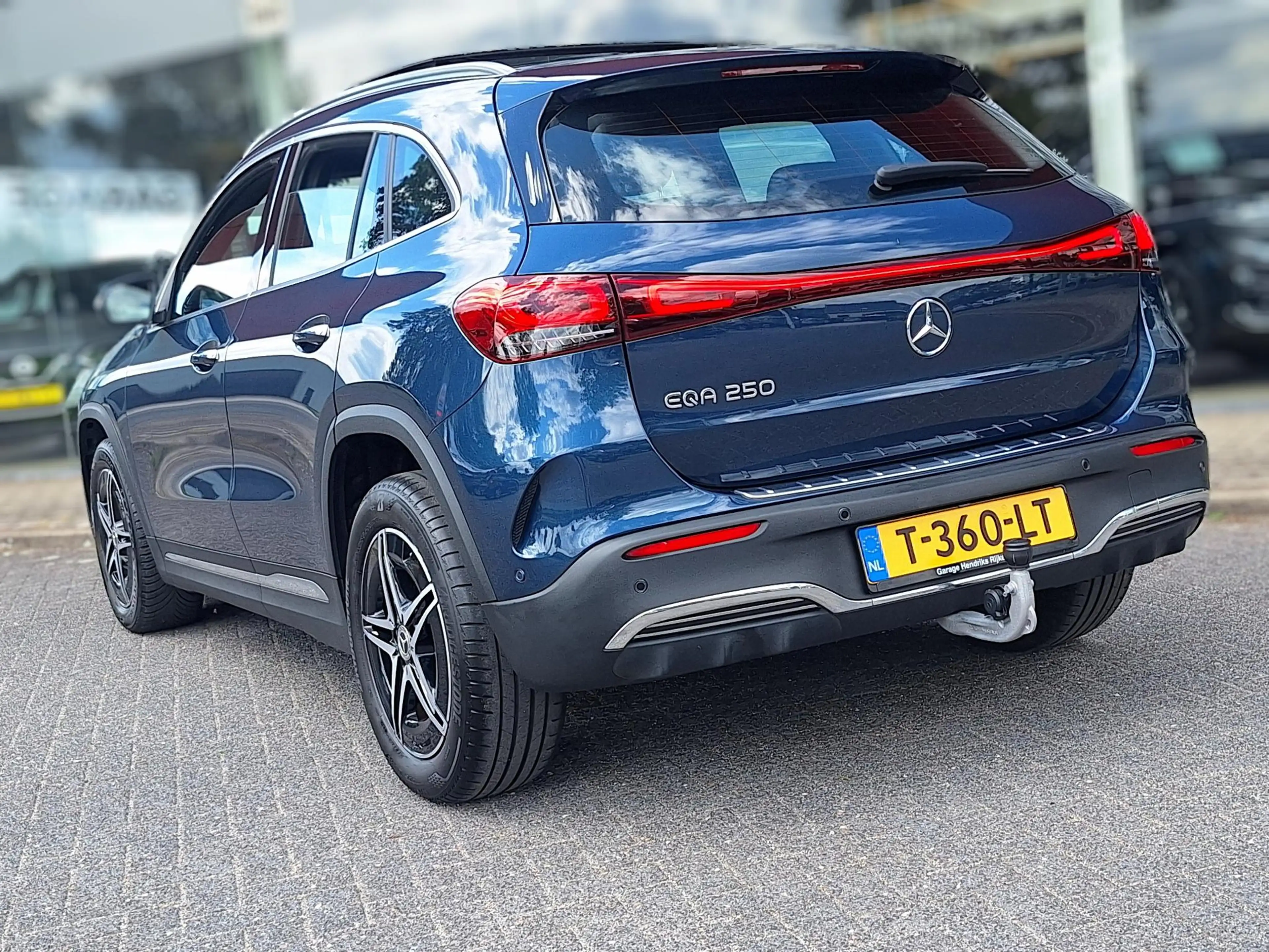 Mercedes-Benz EQA 250 AMG Line 67 kWh | SOH: 93,4% | Panaromadak | Trekh — photo 17