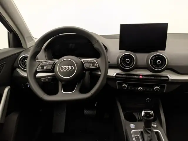 Audi Q2 view 7
