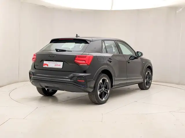 Audi Q2 view 4