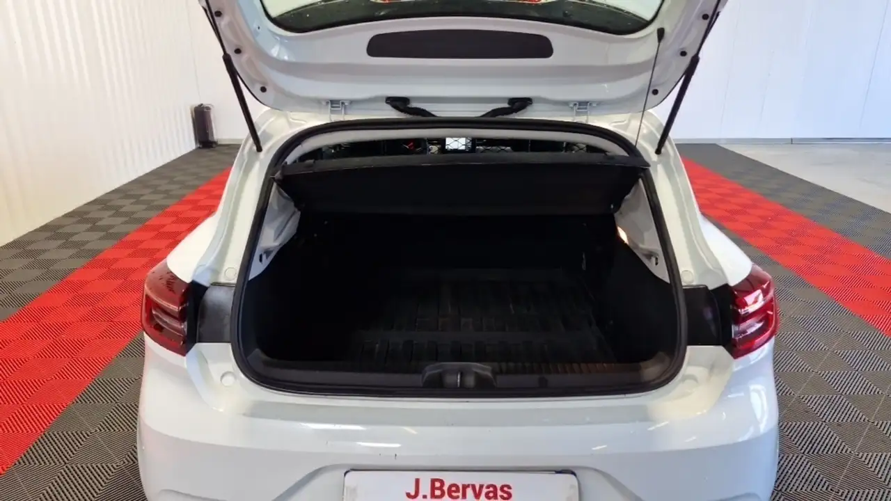 Renault Clio Citadine 5 portes — photo 6