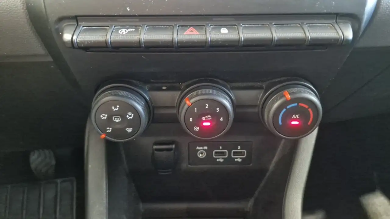 Renault Clio Citadine 5 portes — photo 12