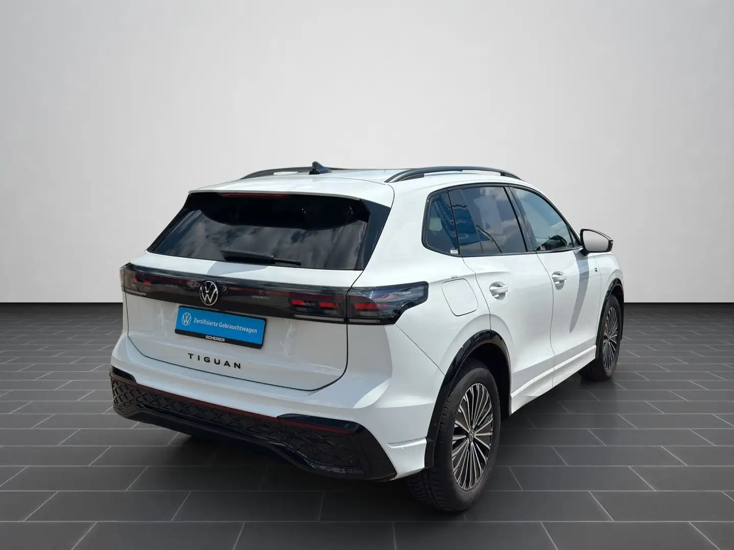 Volkswagen Tiguan R-Line 1.5 TSI DSG IQ.LIGHT BLACK STYLE I Weiß - 2