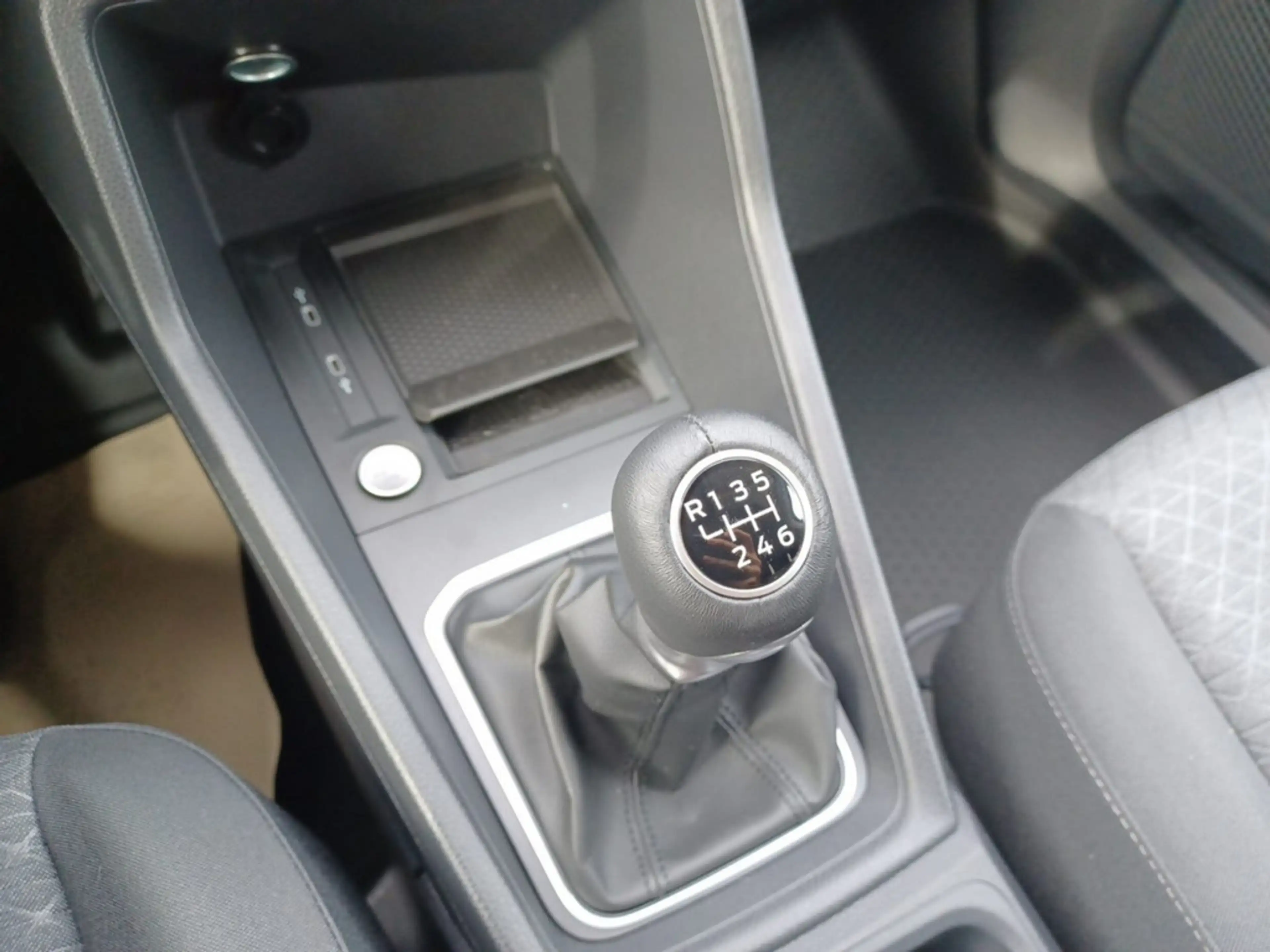Ford Transit Connect Limited L1 ACC KAMERA NAVI — photo 15
