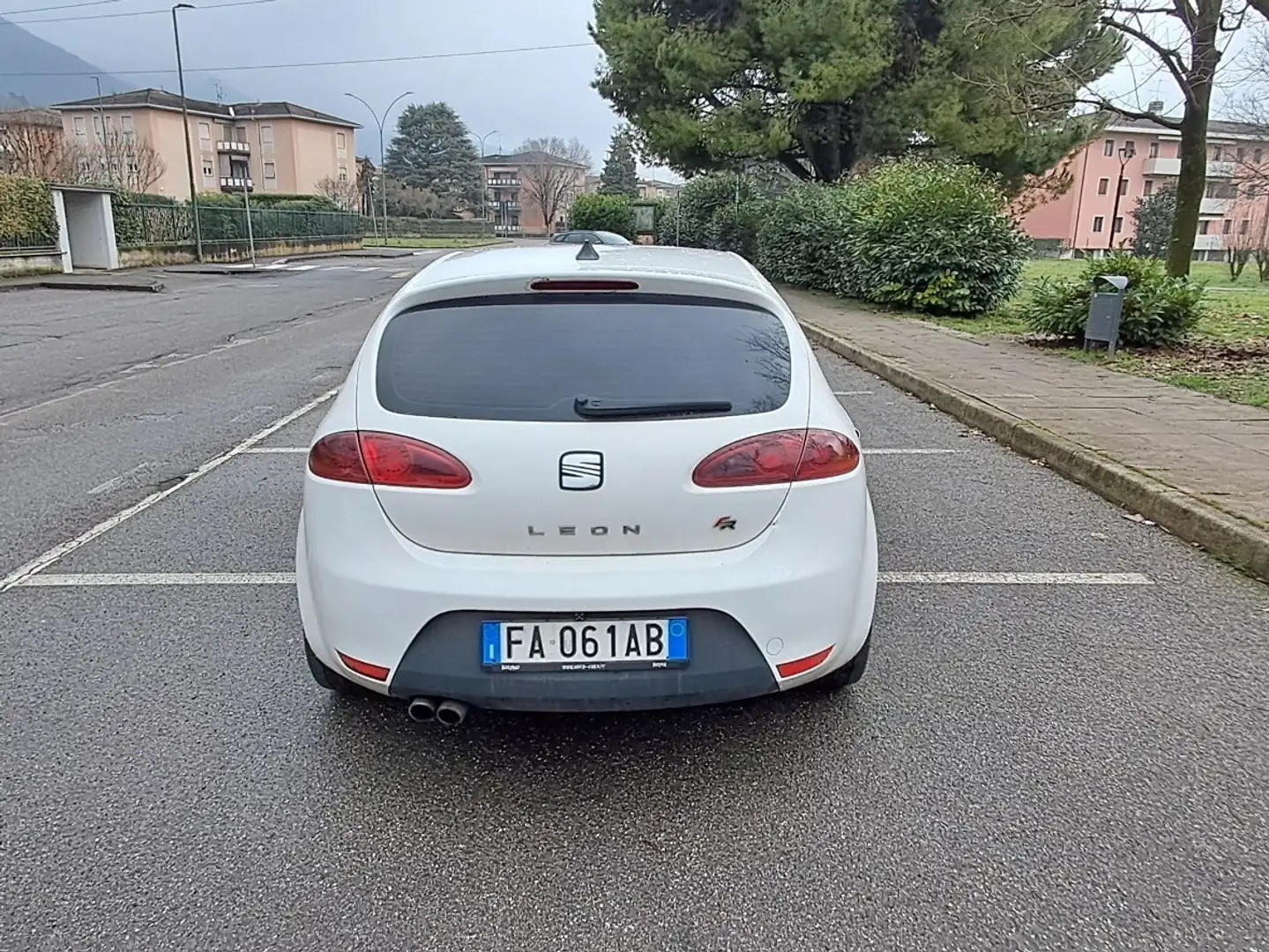 SEAT Leon 2.0 tdi FR c/esp dpf - 2