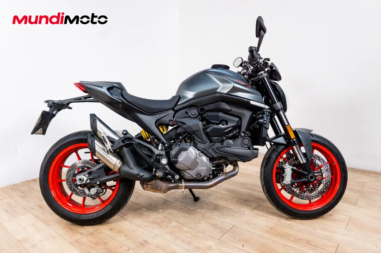 Ducati Monster 937