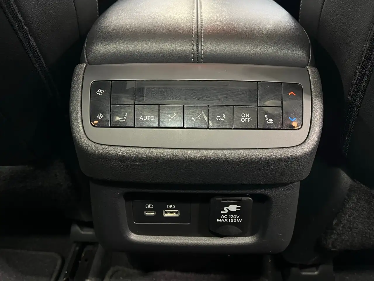 Nissan Pathfinder снимка Nissan Pathfinder