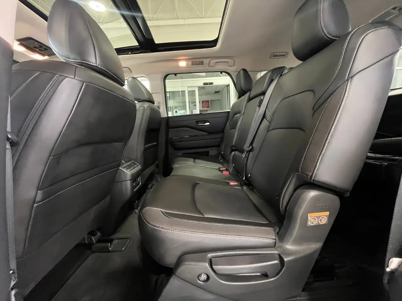 Nissan Pathfinder снимка Nissan Pathfinder