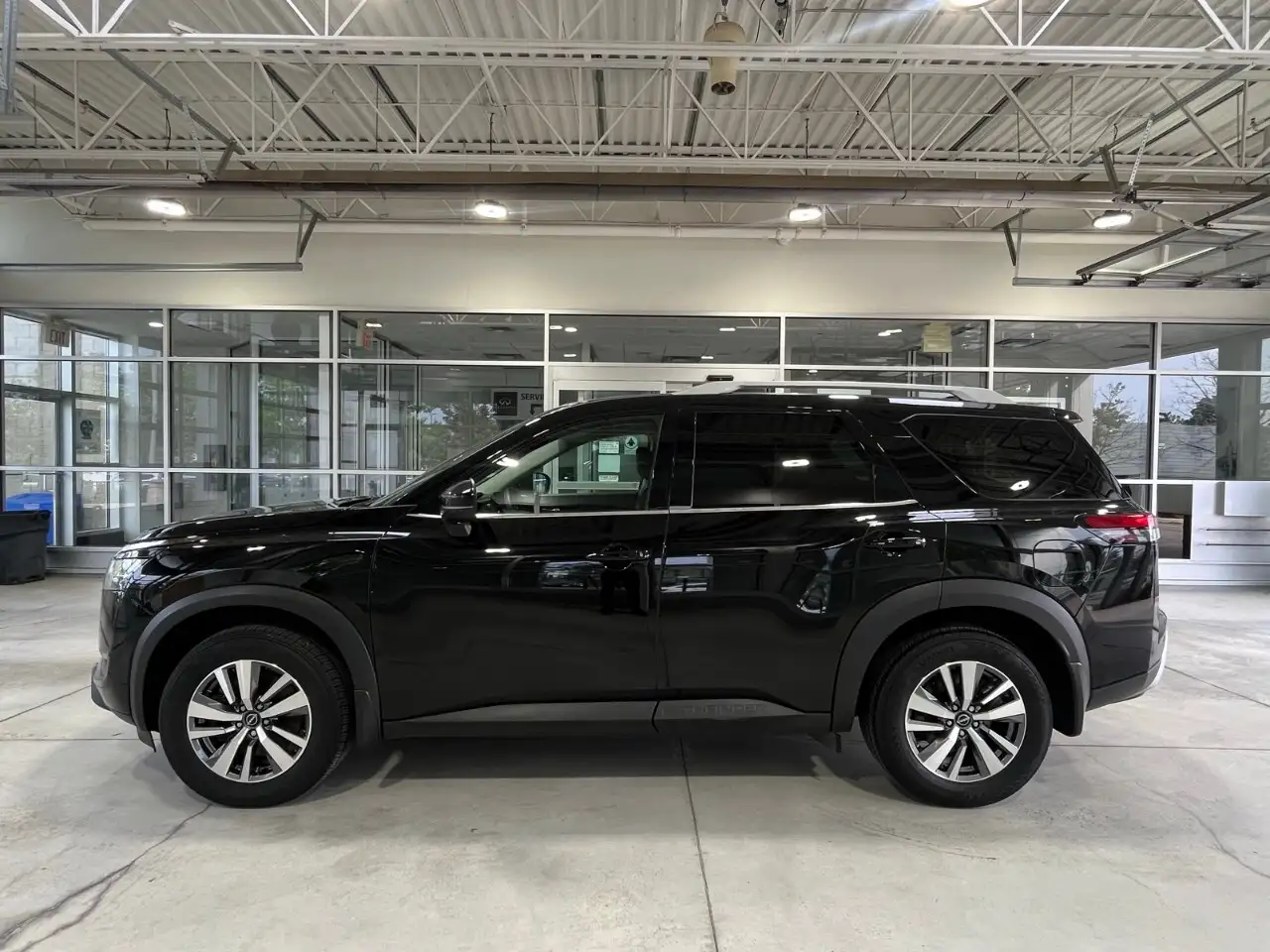 Nissan Pathfinder снимка Nissan Pathfinder