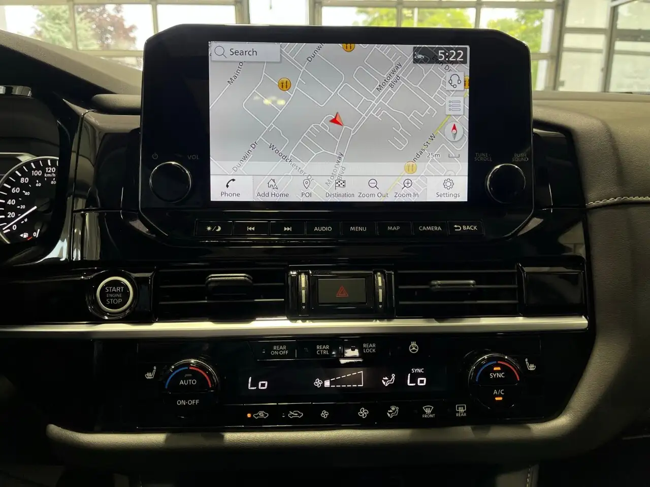 Nissan Pathfinder снимка Nissan Pathfinder