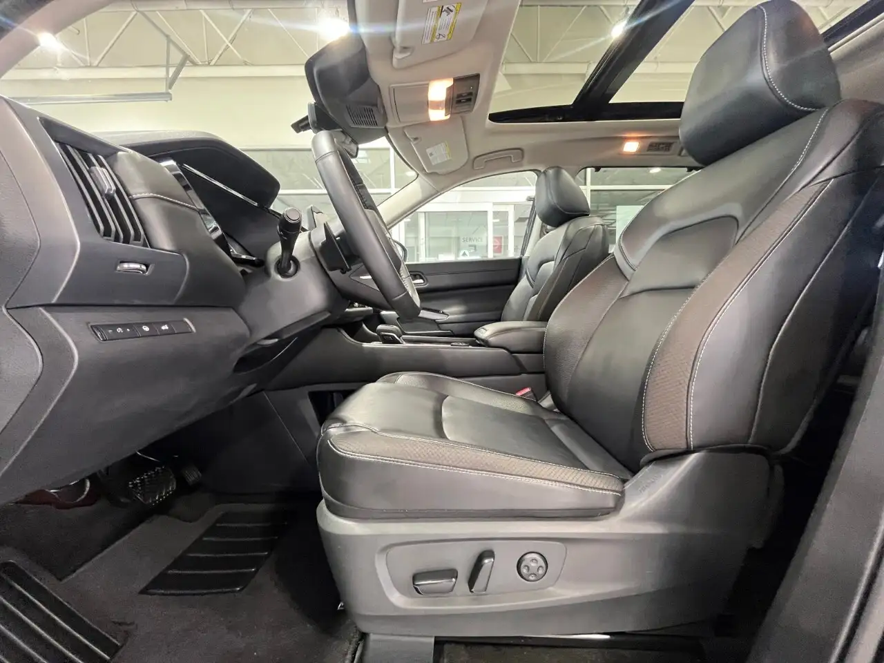 Nissan Pathfinder снимка Nissan Pathfinder