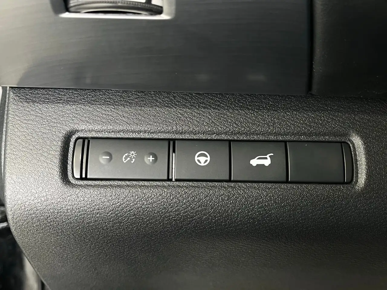 Nissan Pathfinder снимка Nissan Pathfinder