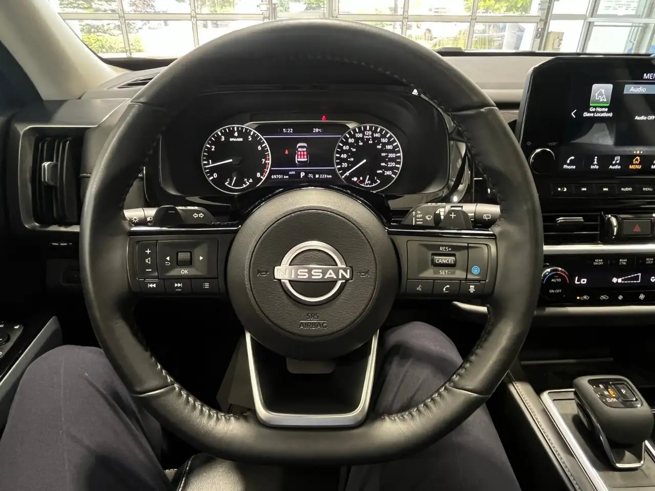 Nissan Pathfinder снимка Nissan Pathfinder