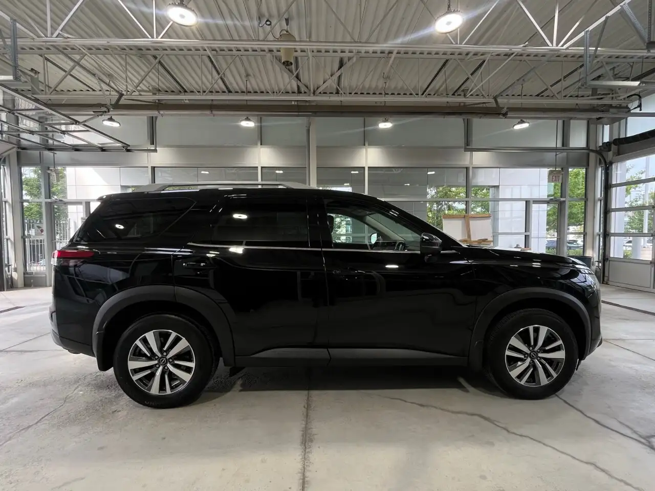 Nissan Pathfinder снимка Nissan Pathfinder