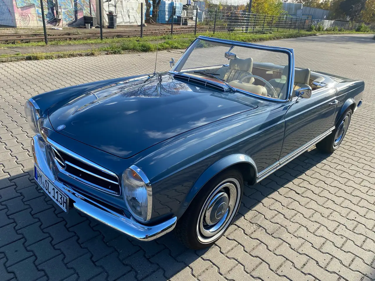 Mercedes-Benz SL 230