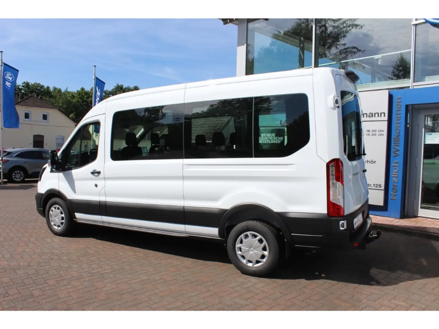Ford Transit KOMBI TREND 330L3 8-SITZER, KLIMA V + H., AHK, PDC Blanco - 2