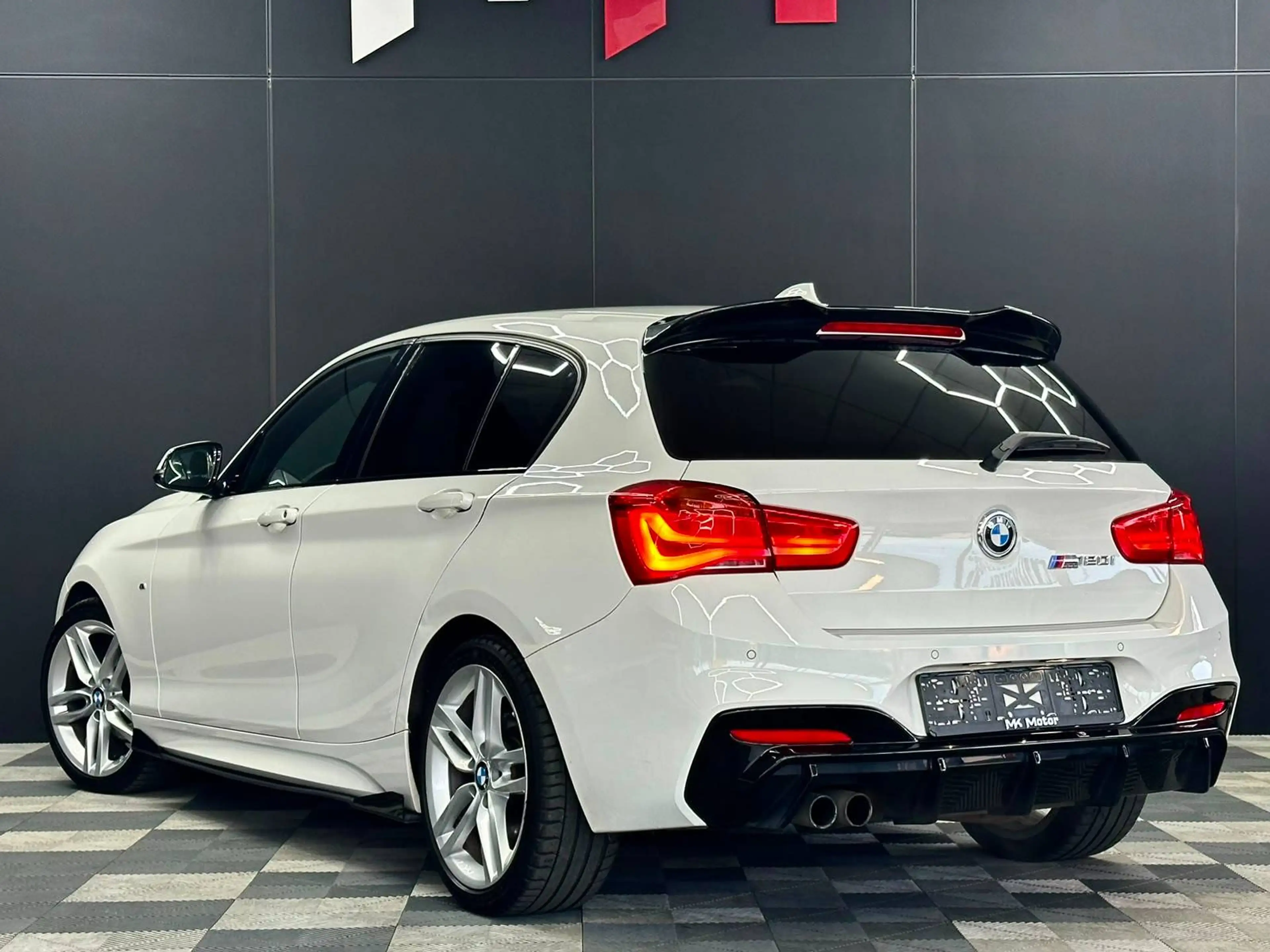 BMW 120 🟢PACK M - HARMAN KARDON - APPLE CAR PLAY — photo 4