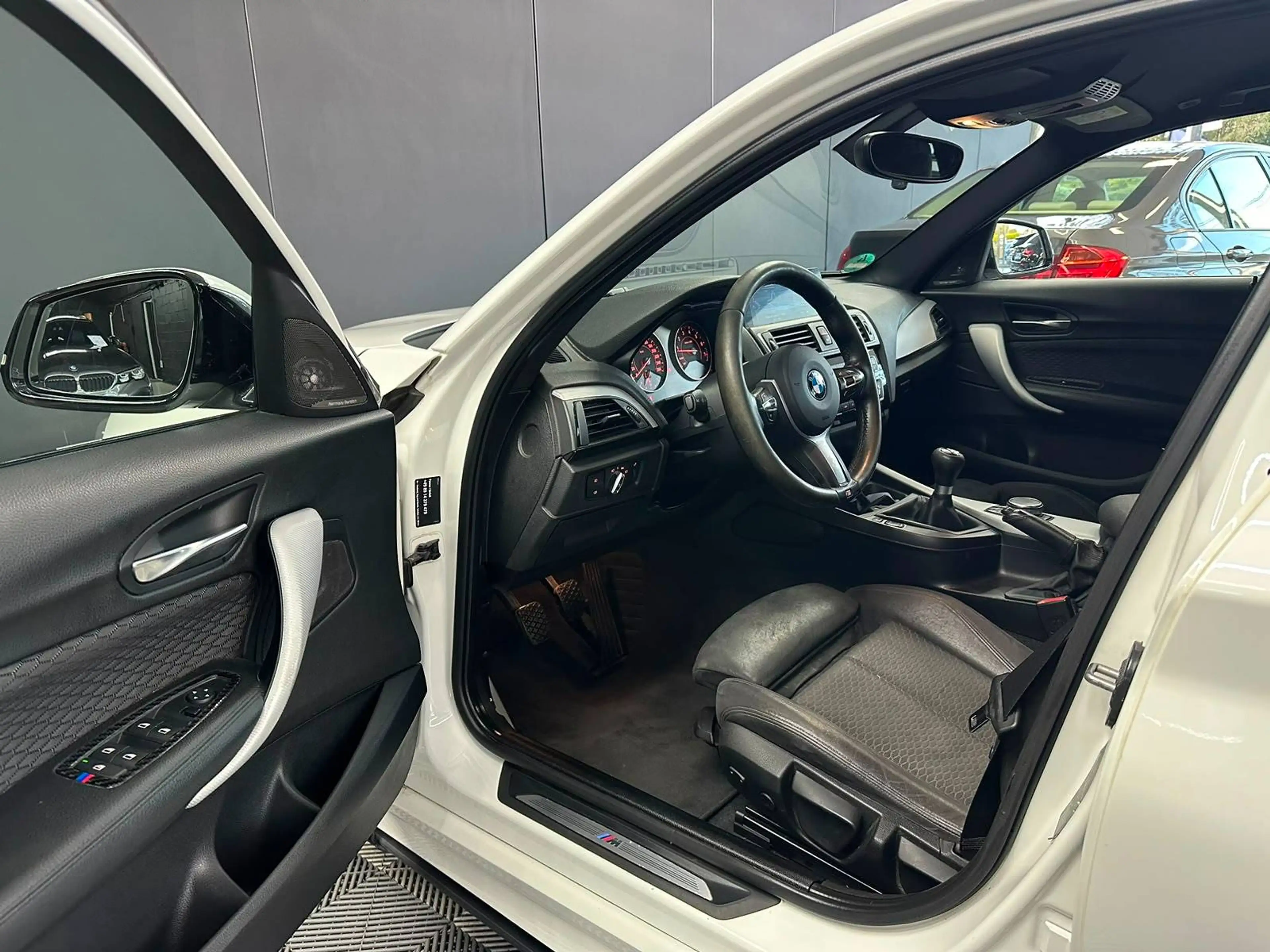 BMW 120 🟢PACK M - HARMAN KARDON - APPLE CAR PLAY — photo 8