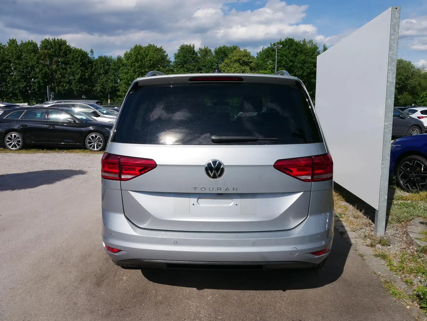 Volkswagen Touran Comfortline 1.5 TSI COMFORTLINE*ACC*NAVI*KESSY*... Silber - 2