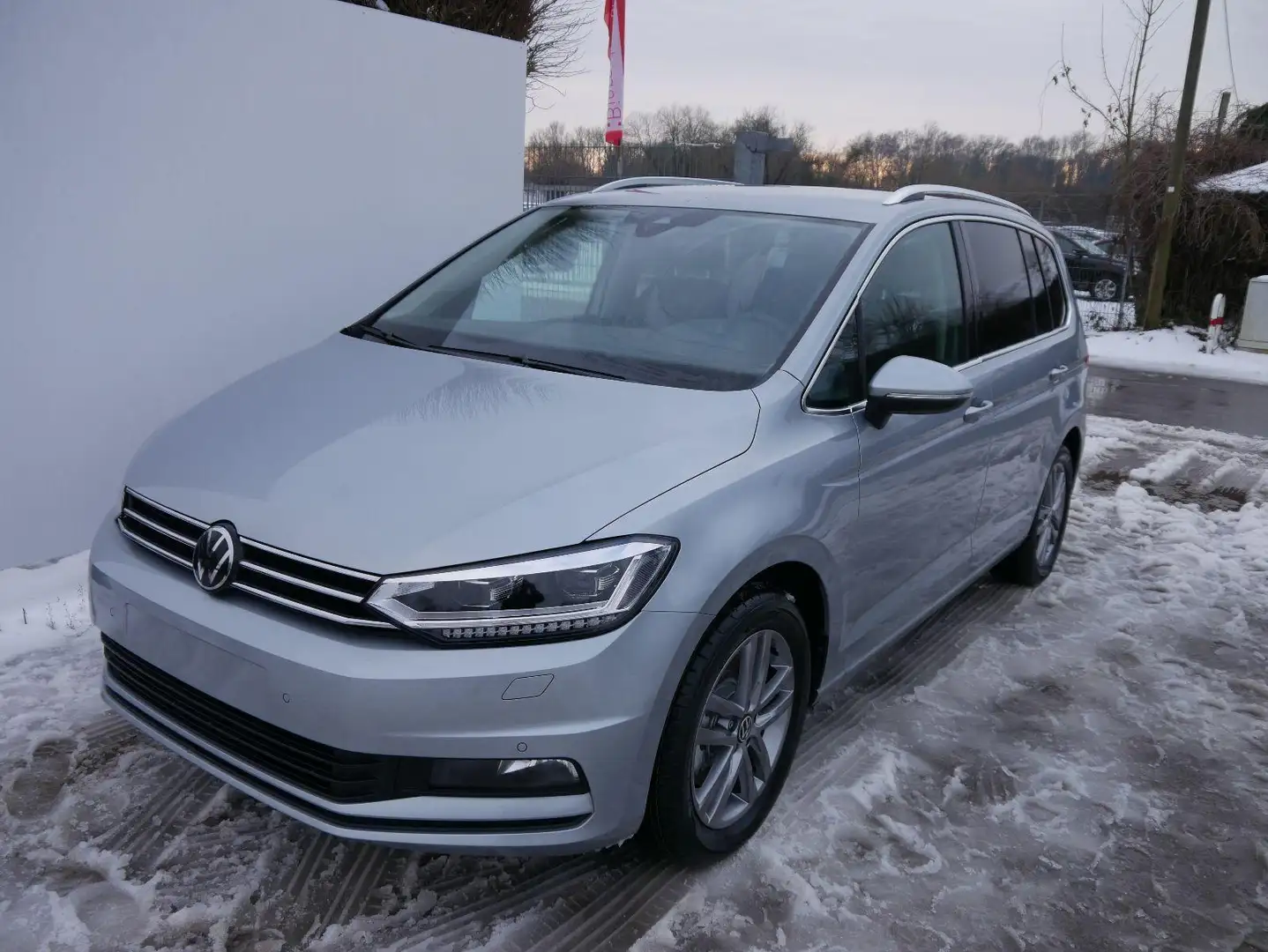 Volkswagen Touran Comfortline 1.5 TSI COMFORTLINE*ACC*NAVI*KESSY*... Silber - 1