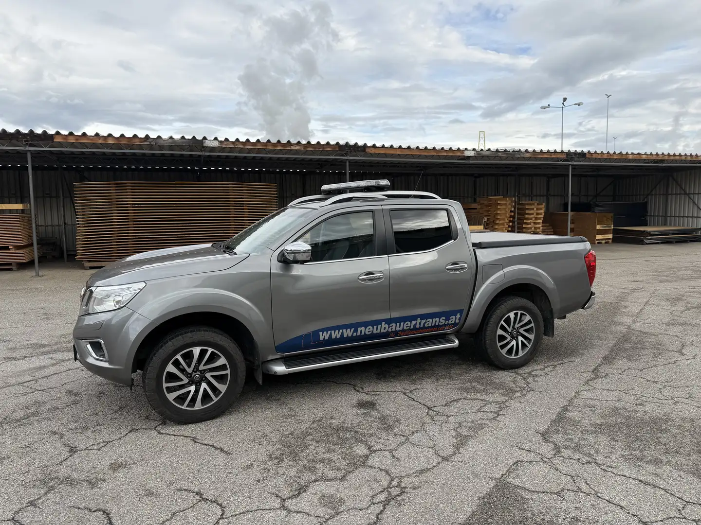 Nissan NP300 Tekna Double Cab 4x4 Szürke - 1