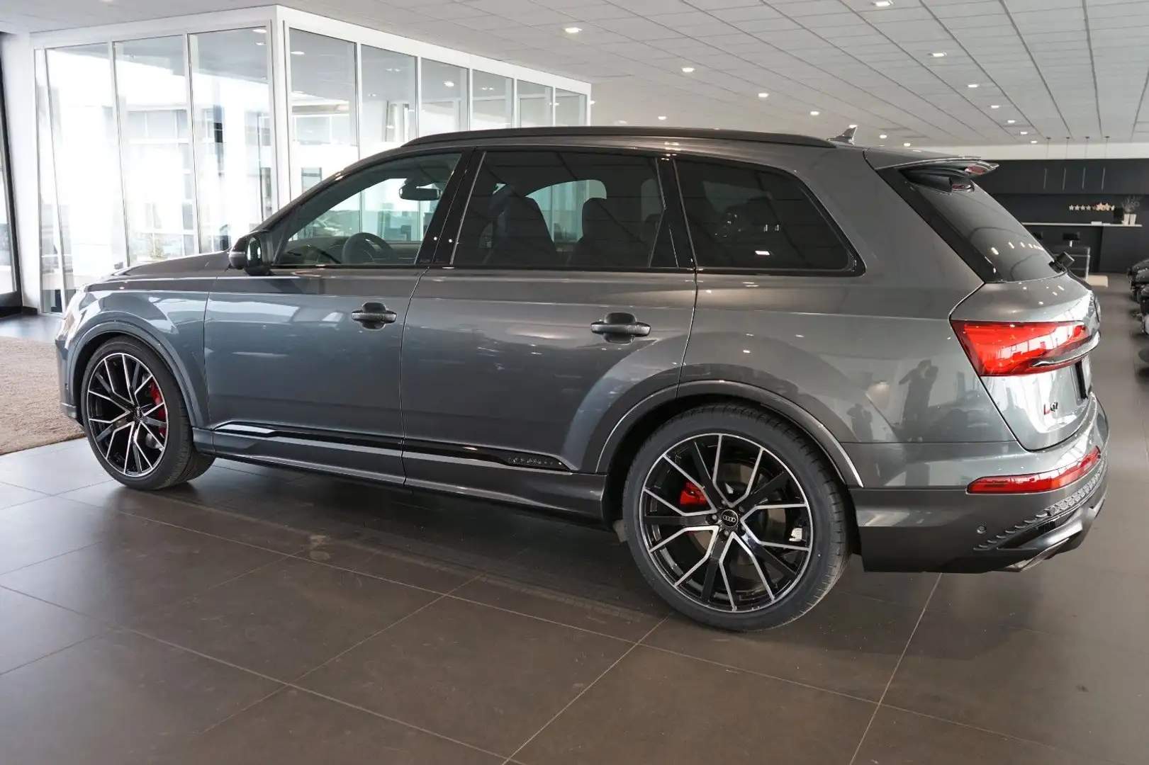 Audi Q7 50 TDI quattro S line | HuD | Pano | 7-Sitze Grijs - 2