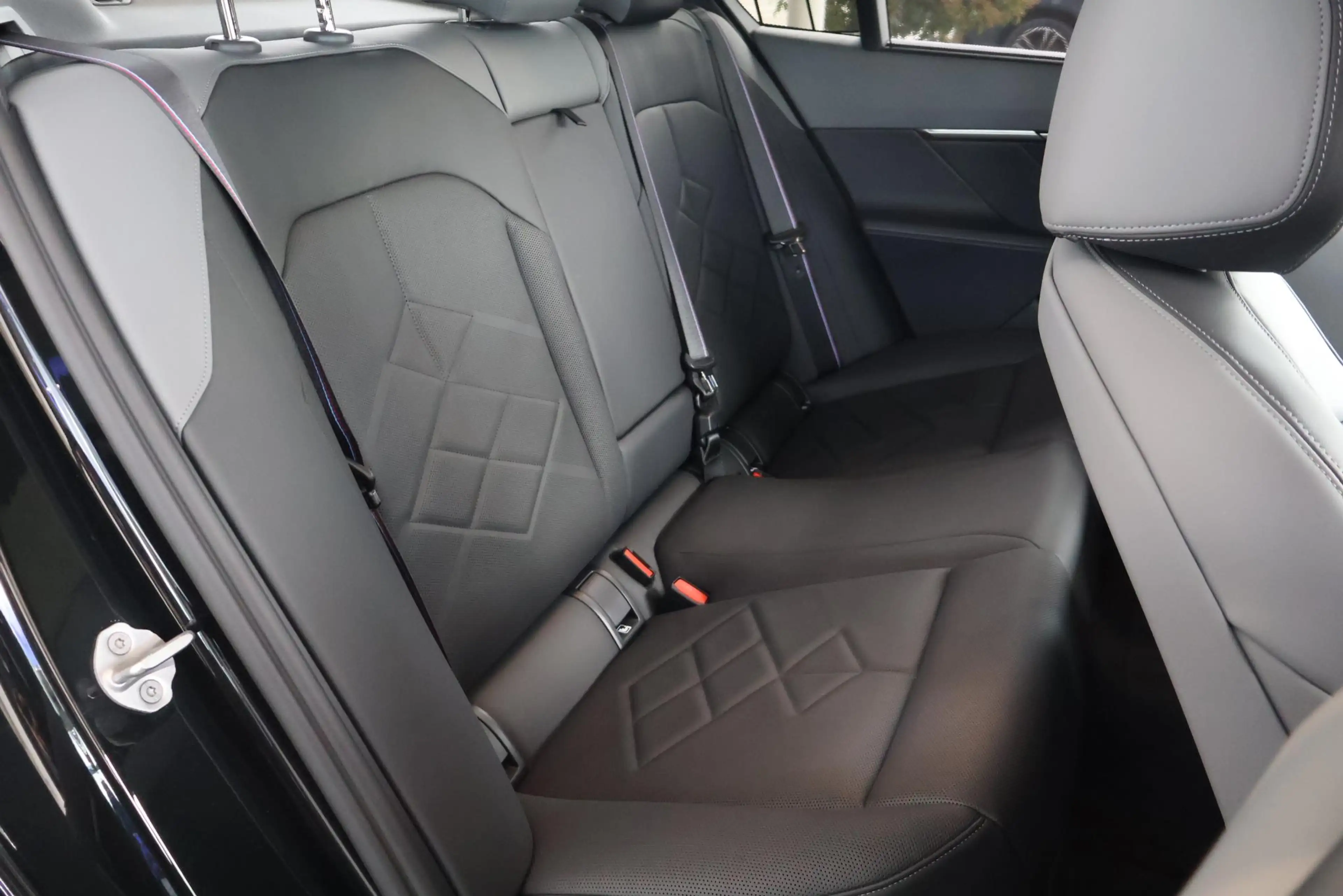 BMW i5 M60 xDrive | Driving Assistant Professional | Bowe — photo 10