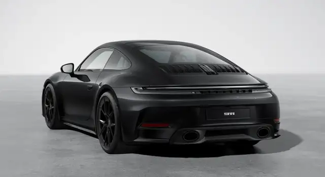 Porsche 911 view 3