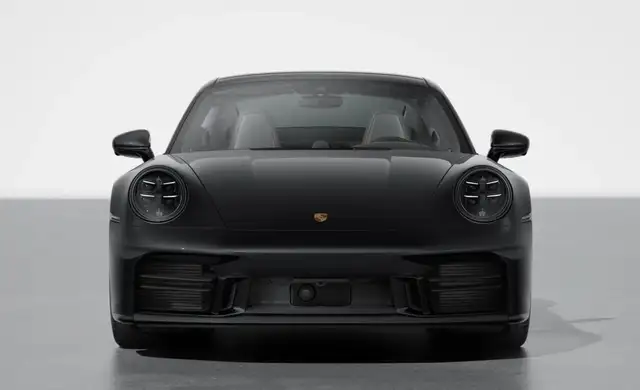 Porsche 911 view 5
