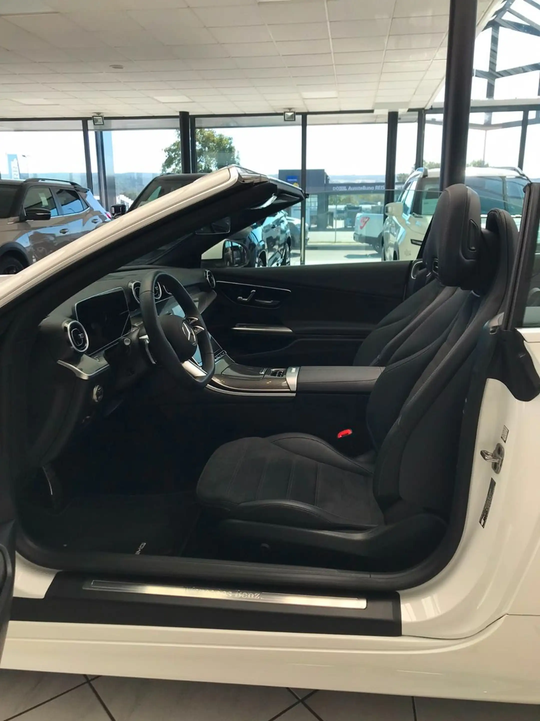 Mercedes-Benz CLE 180 AMG Line Advanced Memory Airscarf — photo 14