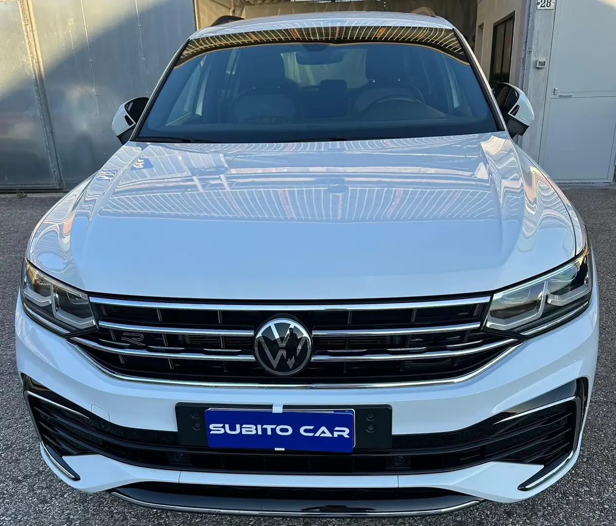 Volkswagen Tiguan Tiguan II 2021 2.0 tdi R-Line 4motion 150cv dsg Blanc - 2