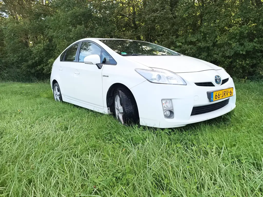 Toyota Prius 2009 из Европы — купить под ключ