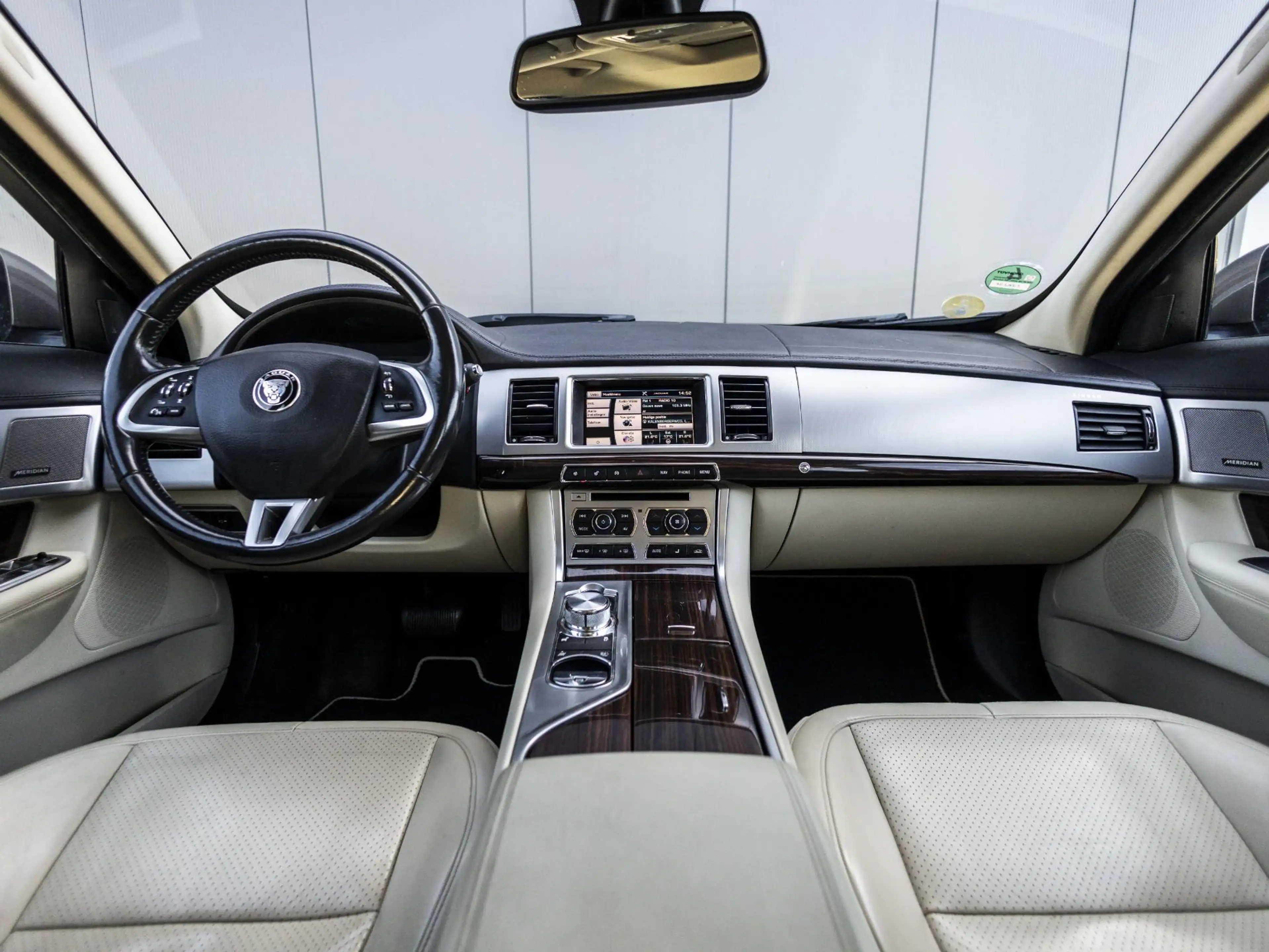 Jaguar XF Sportbrake 3.0D Stoelverwarming/koeling, trekhaak, — photo 7