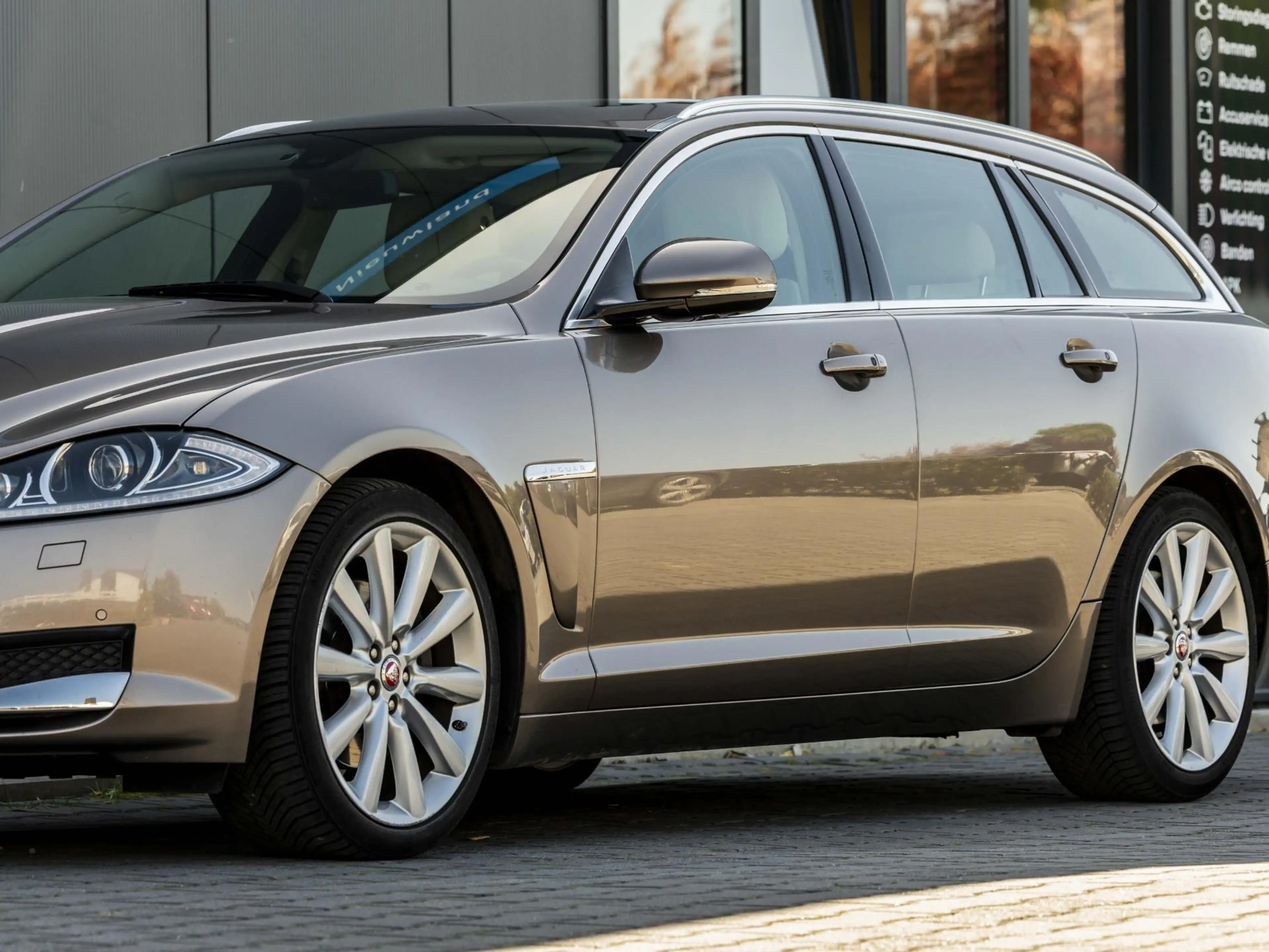Jaguar XF Sportbrake 3.0D Stoelverwarming/koeling, trekhaak, — photo 12