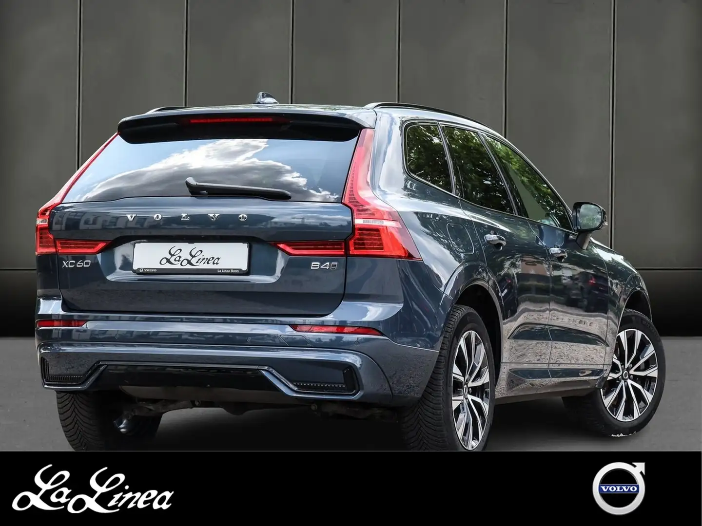 Volvo XC60 B4 Diesel AWD Plus Dark Aut. Navi*PDC*LED Blau - 2