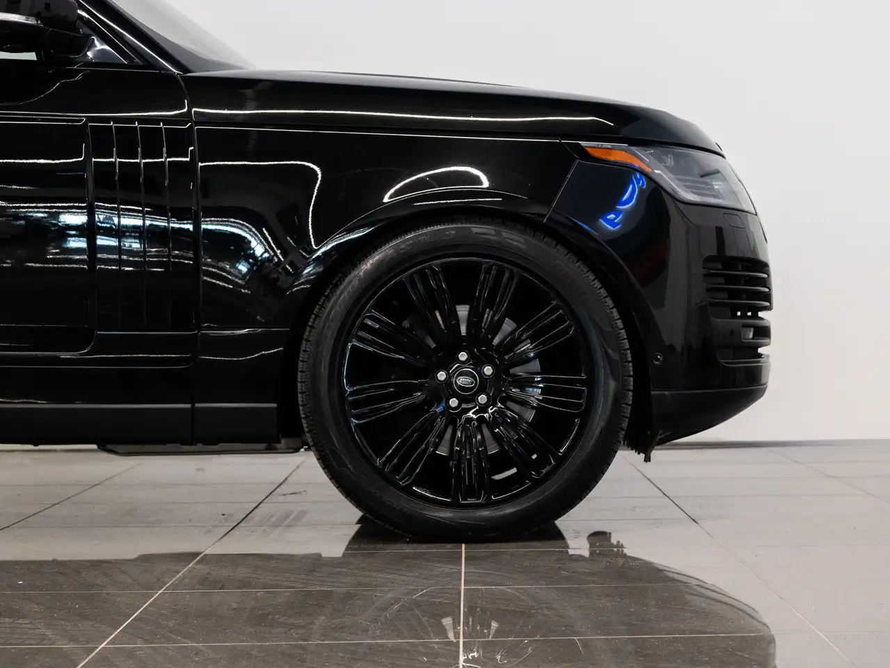 Land Rover Range Rover photo Land Rover Range Rover