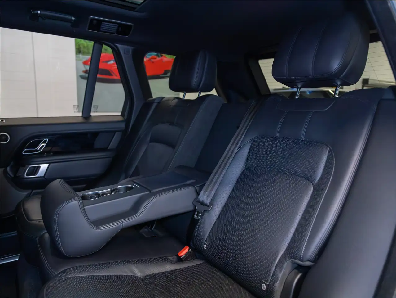 Land Rover Range Rover photo Land Rover Range Rover