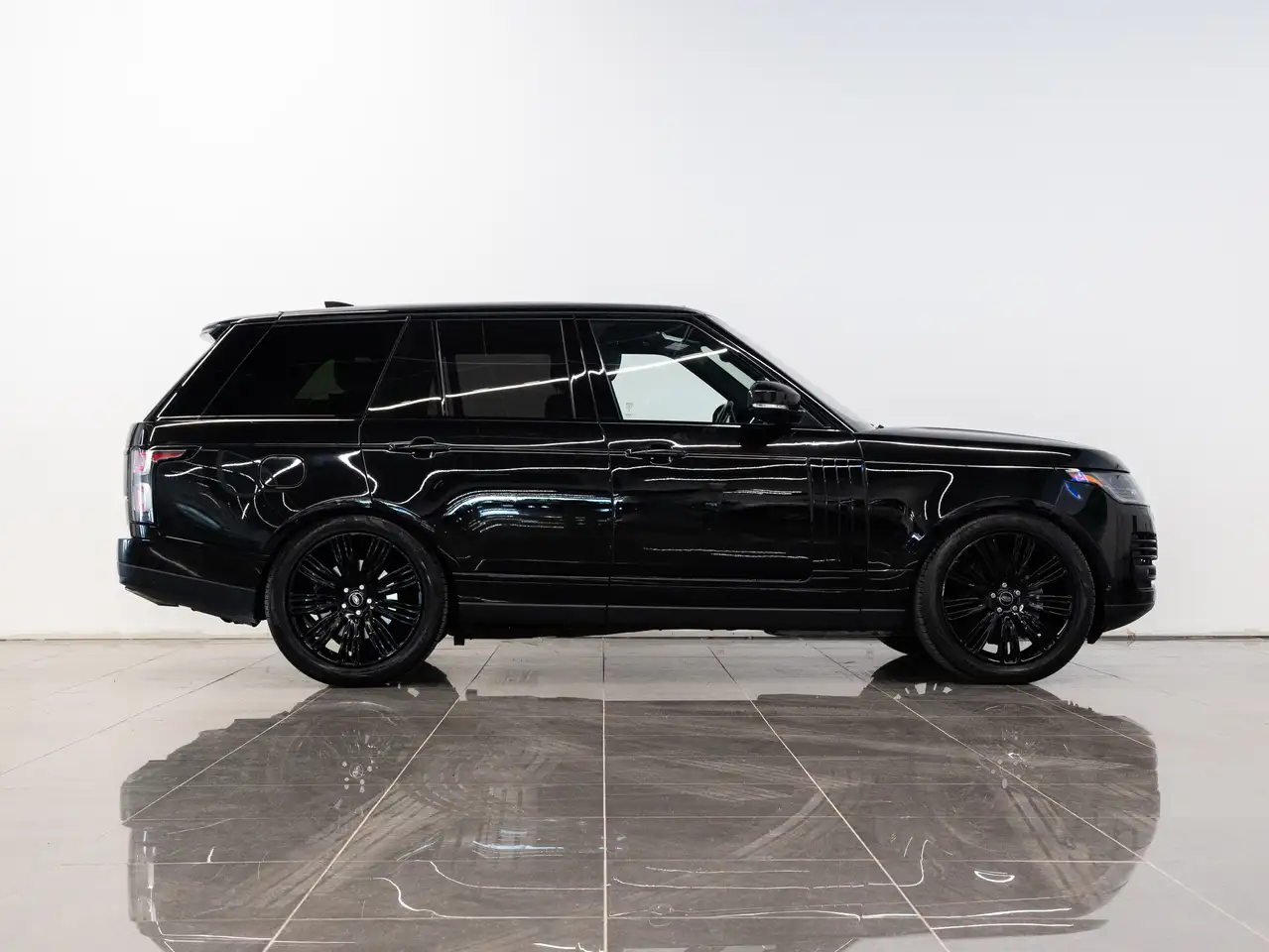 Land Rover Range Rover photo Land Rover Range Rover