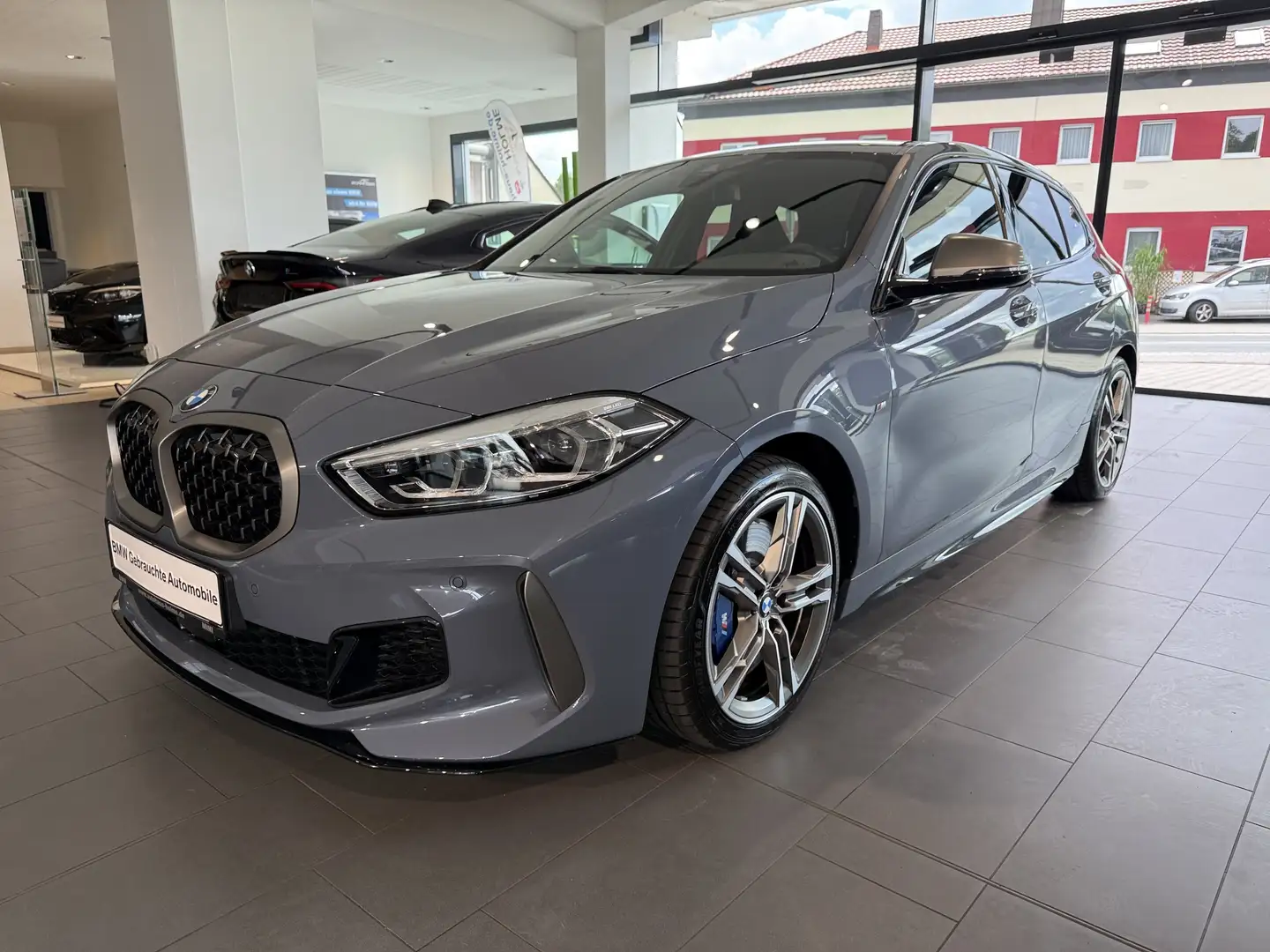 BMW 135 M135i xDrive INDIVIDUAL Gris - 2