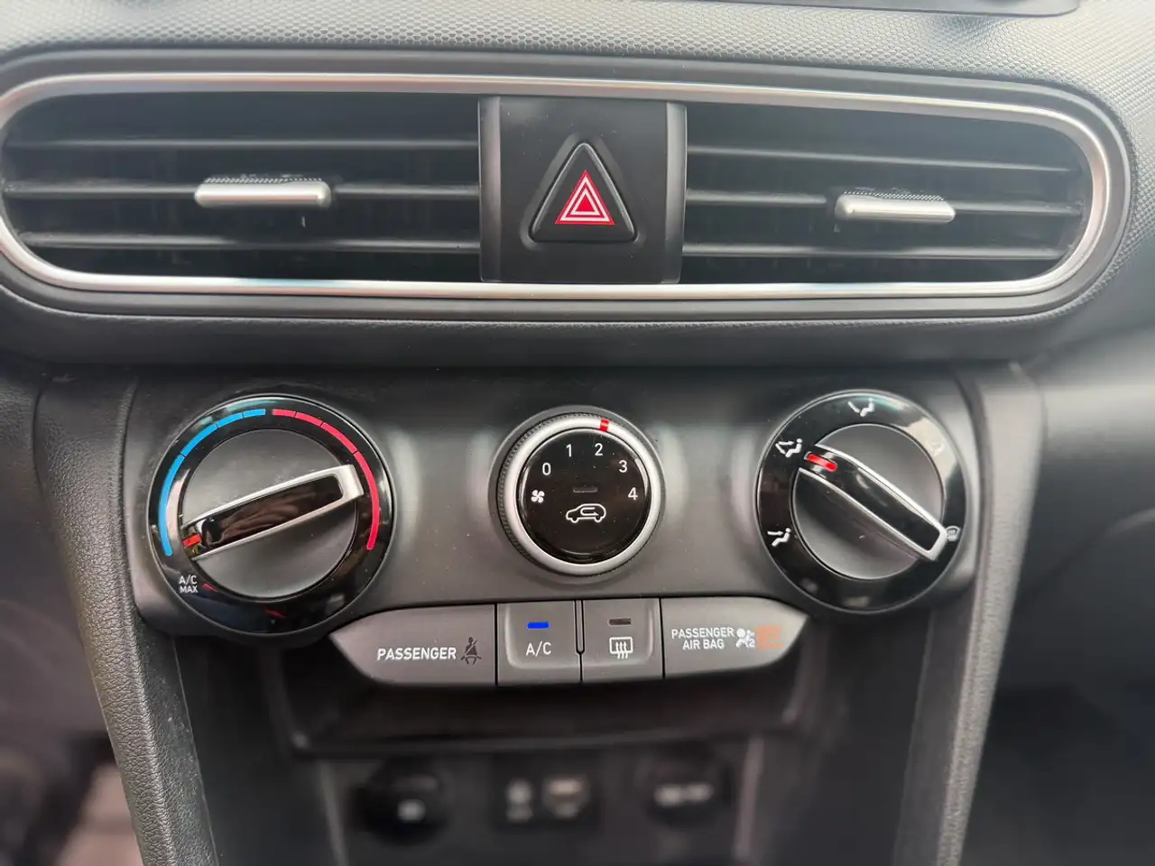 Hyundai KONA photo Hyundai KONA