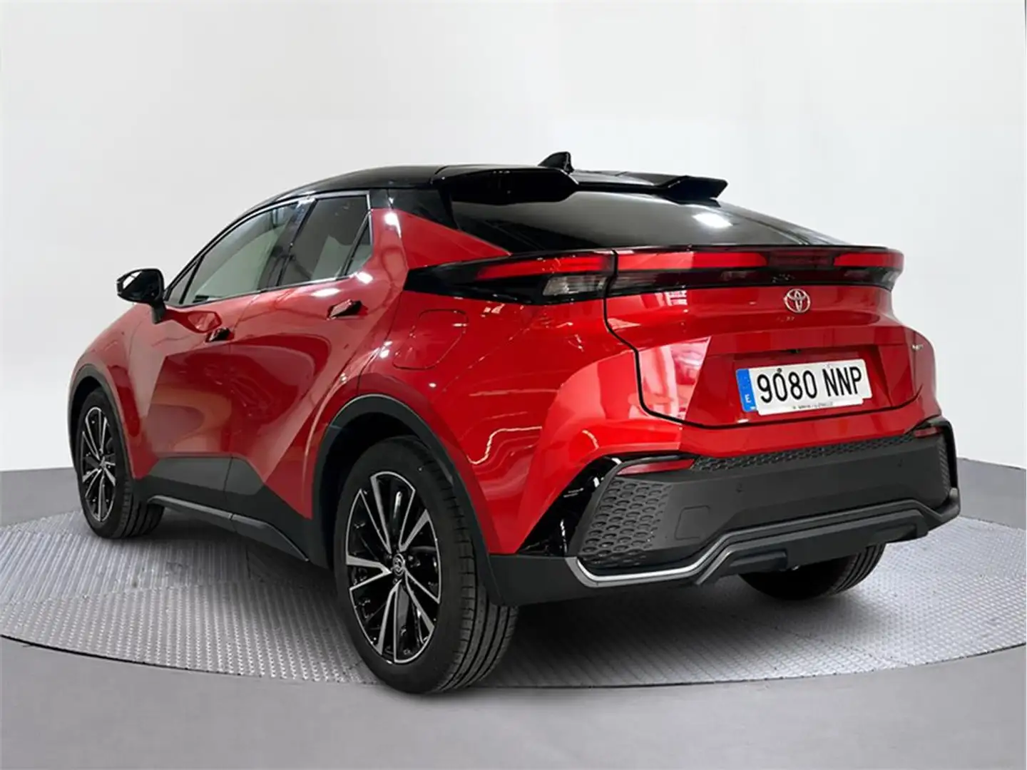 Toyota C-HR 2.0 220PH Spirit - 2