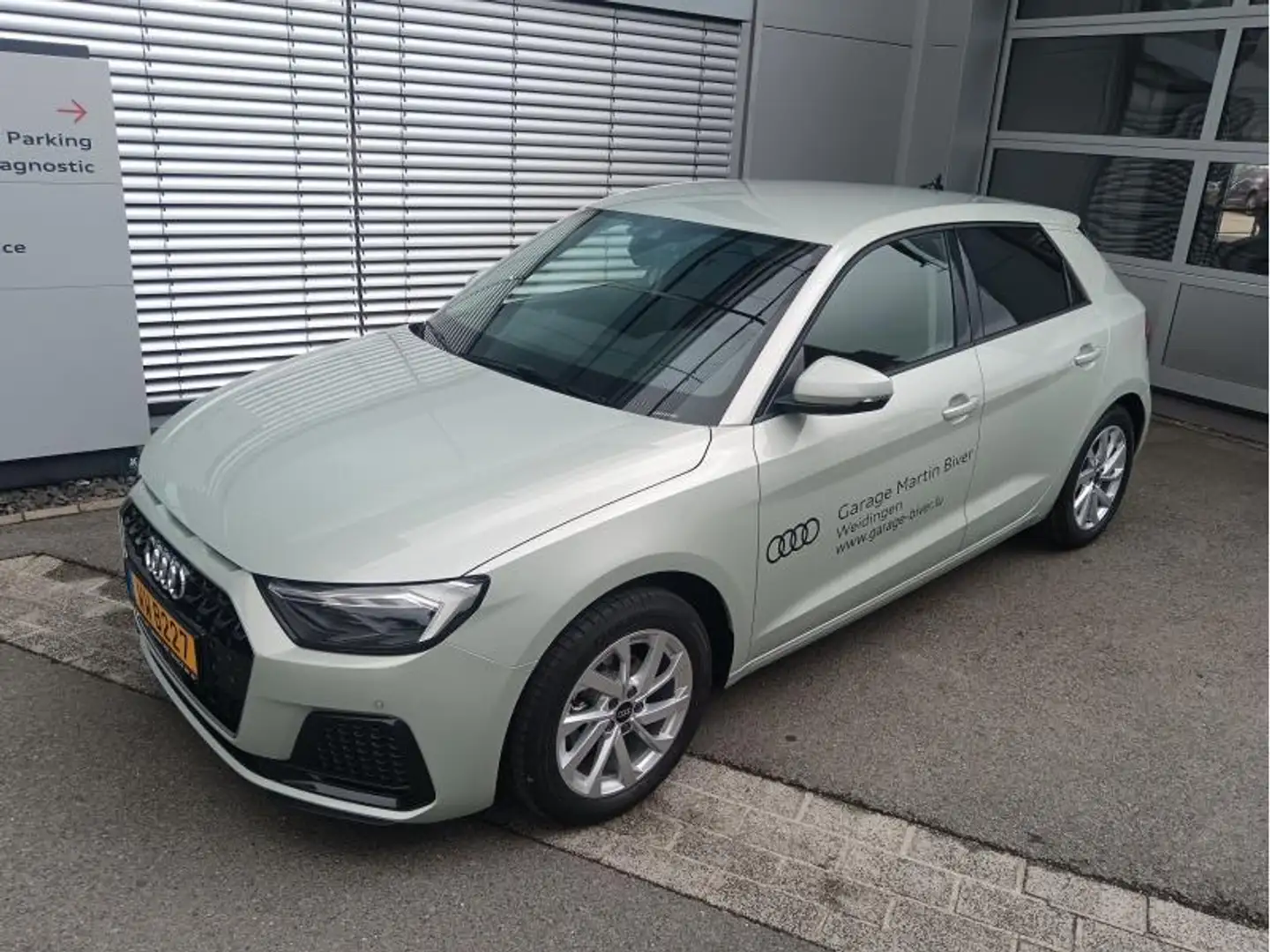 Audi A1 Sportback Advanced 25 TFSI 5-G Gris - 1