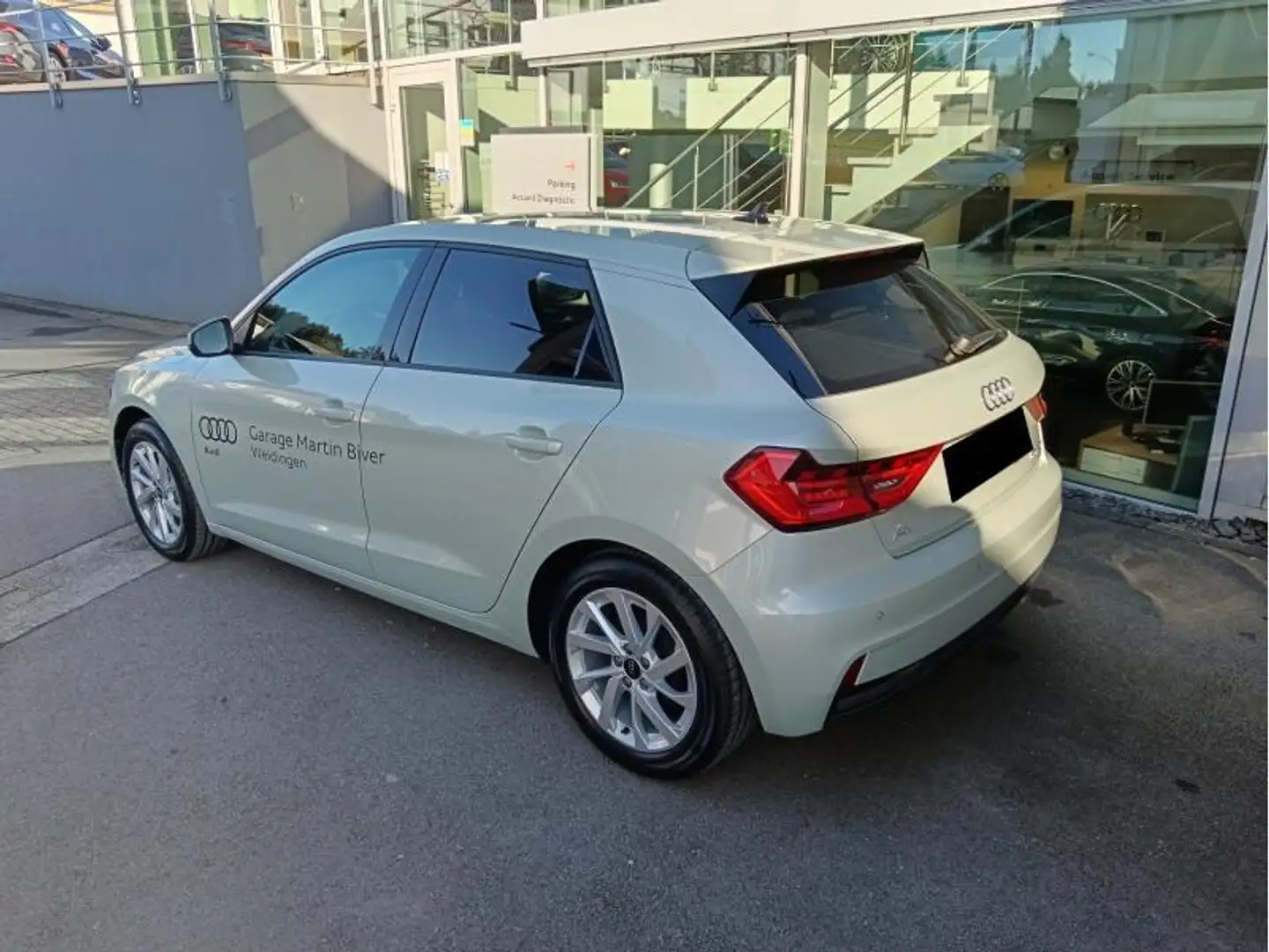 Audi A1 Sportback Advanced 25 TFSI 5-G Grau - 2