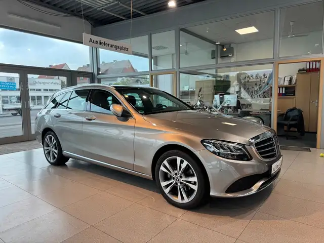 Mercedes-Benz C 200 C T Modell Exclusive ACC LED PANO