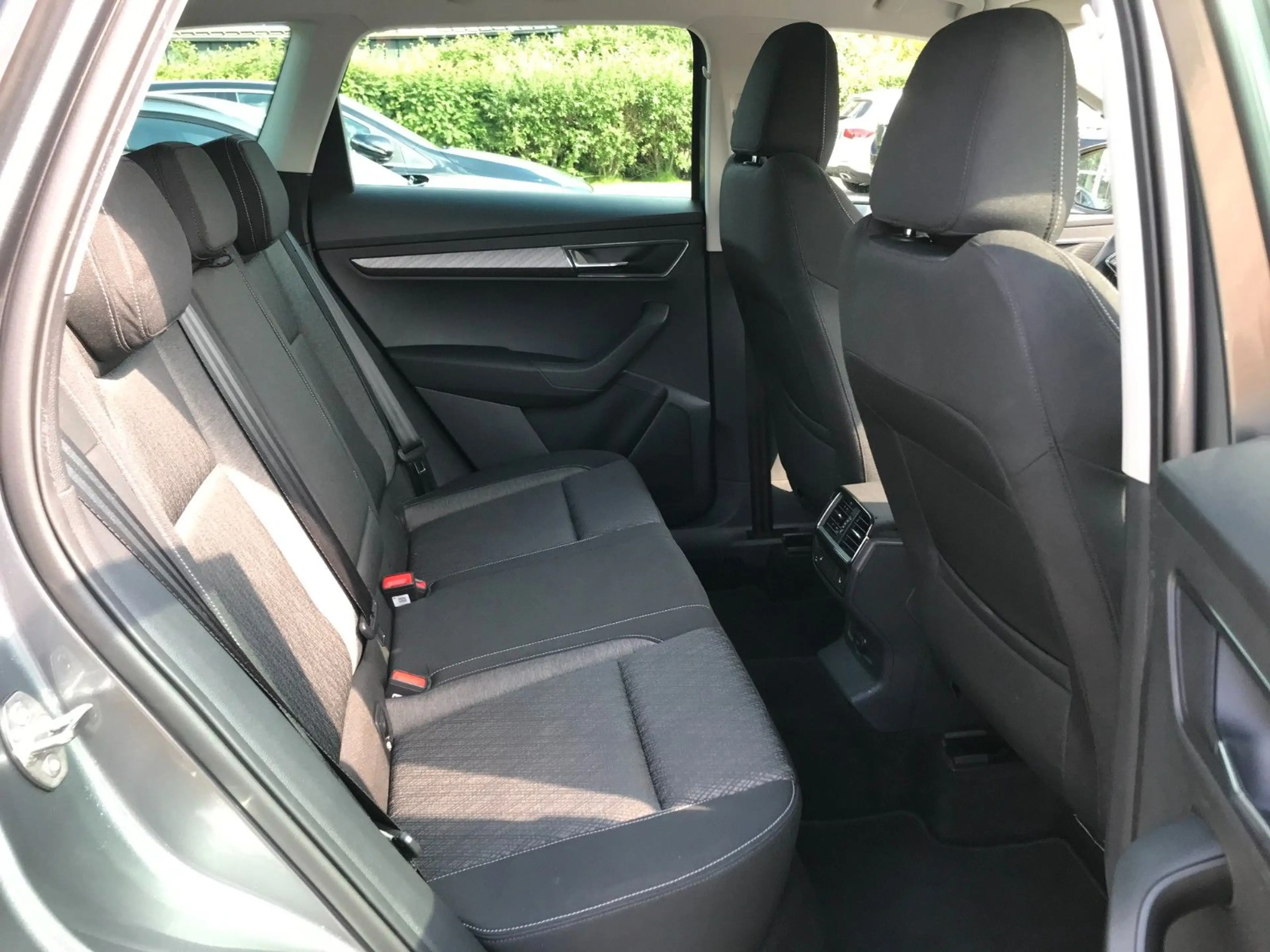Skoda Karoq 1.5 TSI ACT Style DSG LED Kam Virtual 18" — photo 9