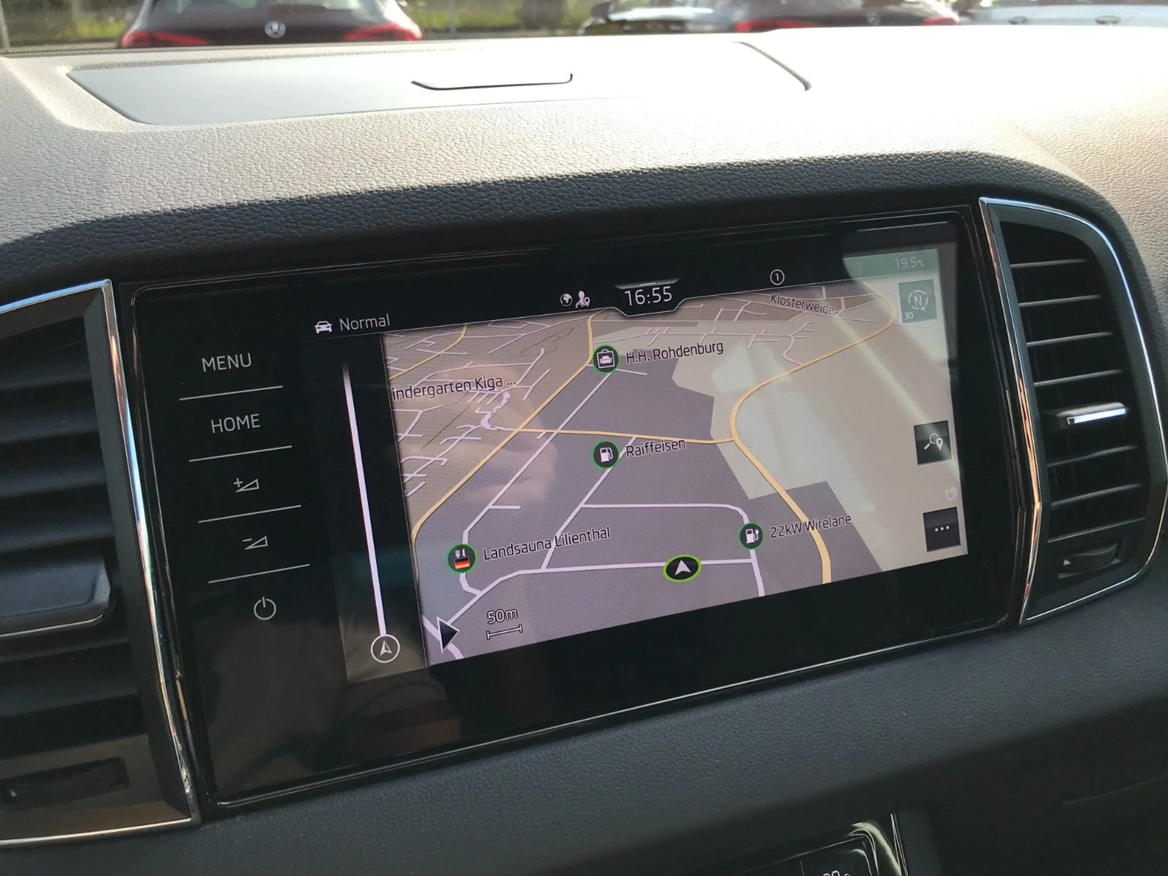 Skoda Karoq 1.5 TSI ACT Style DSG LED Kam Virtual 18" — photo 10
