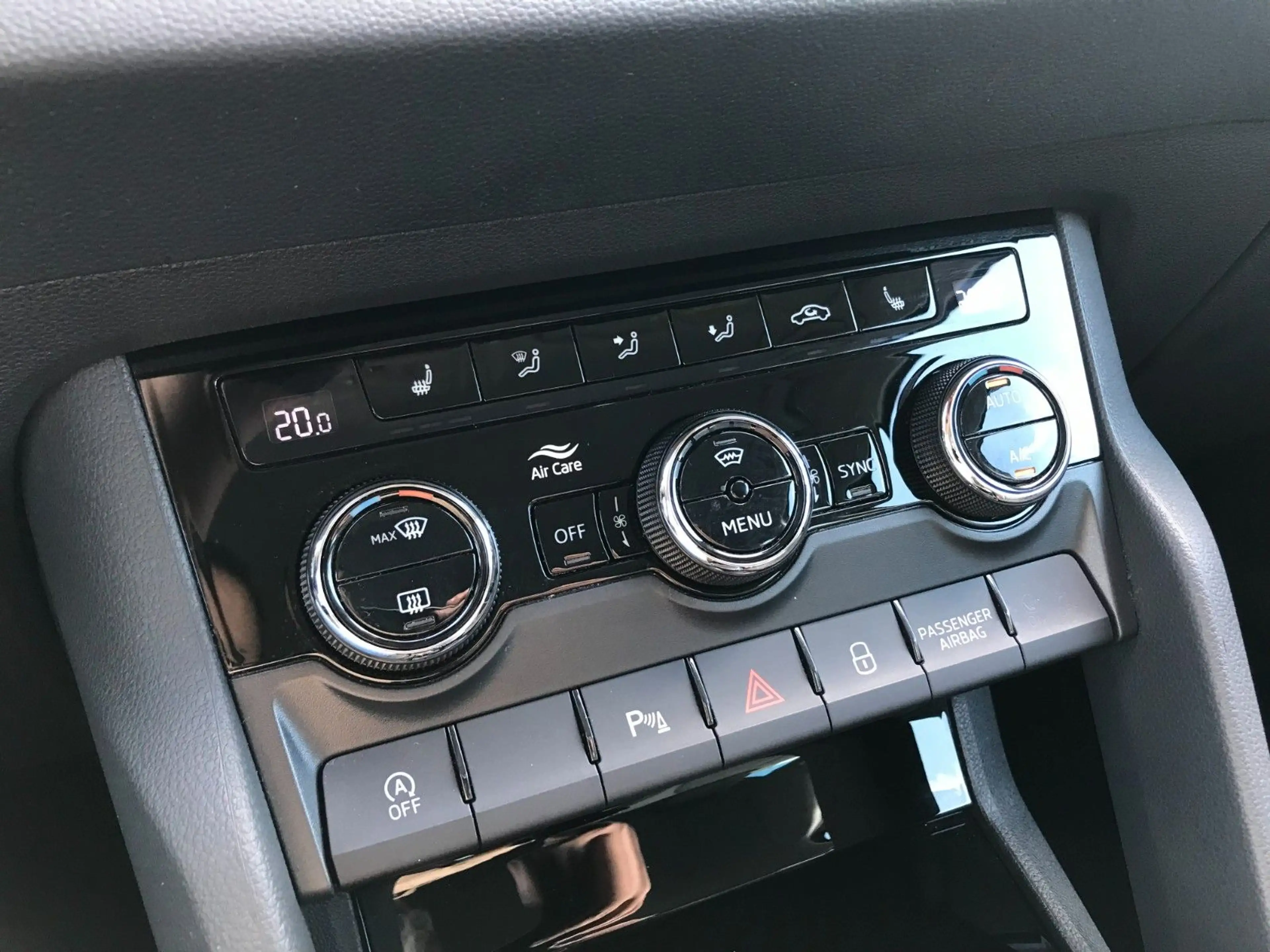 Skoda Karoq 1.5 TSI ACT Style DSG LED Kam Virtual 18" — photo 14