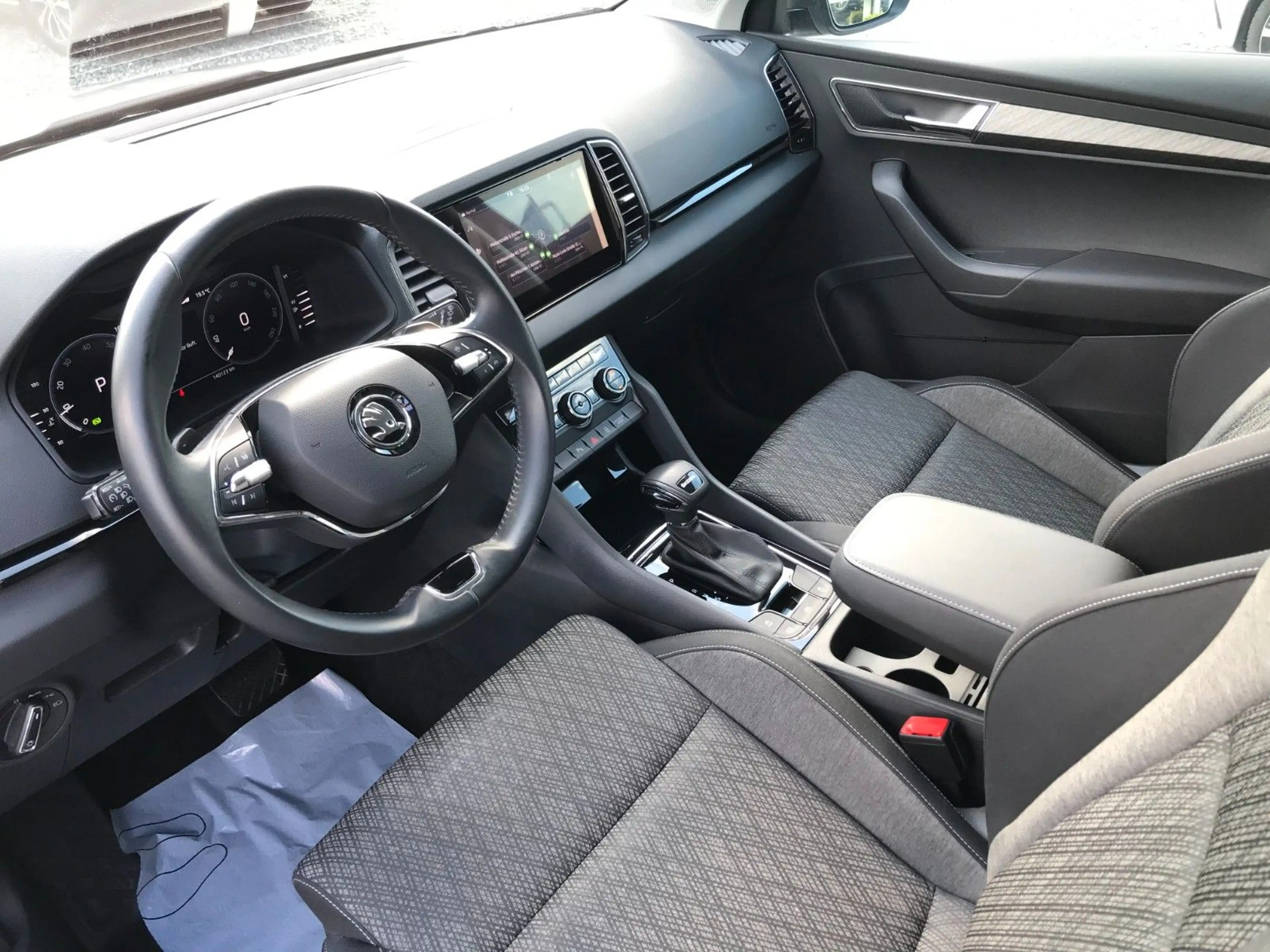 Skoda Karoq 1.5 TSI ACT Style DSG LED Kam Virtual 18" — photo 6